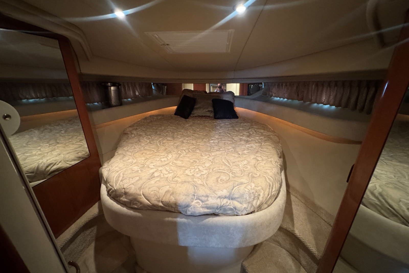 2003 Sea Ray 410 Sundancer — Hendersonville, TN (photo 12)