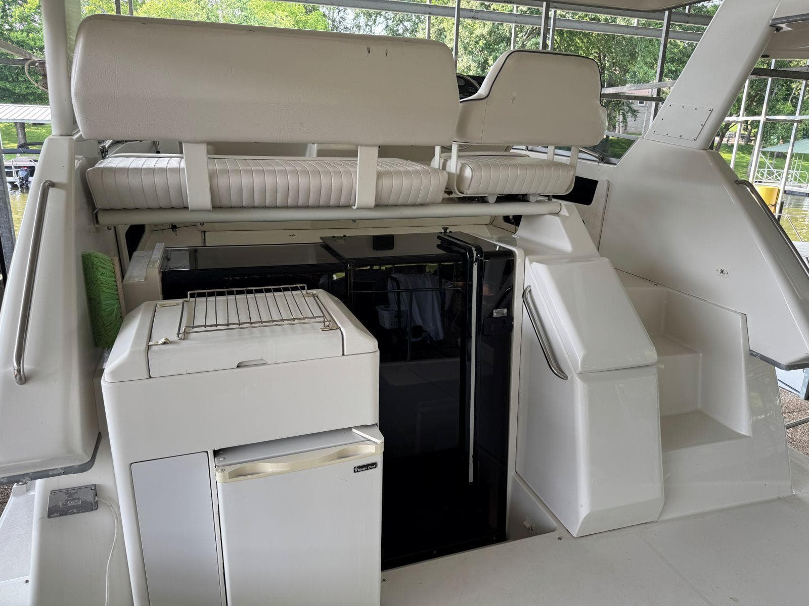 1994 Carver 350 Aft Cabin Motor Yacht — Gallatin, TN (photo 28)
