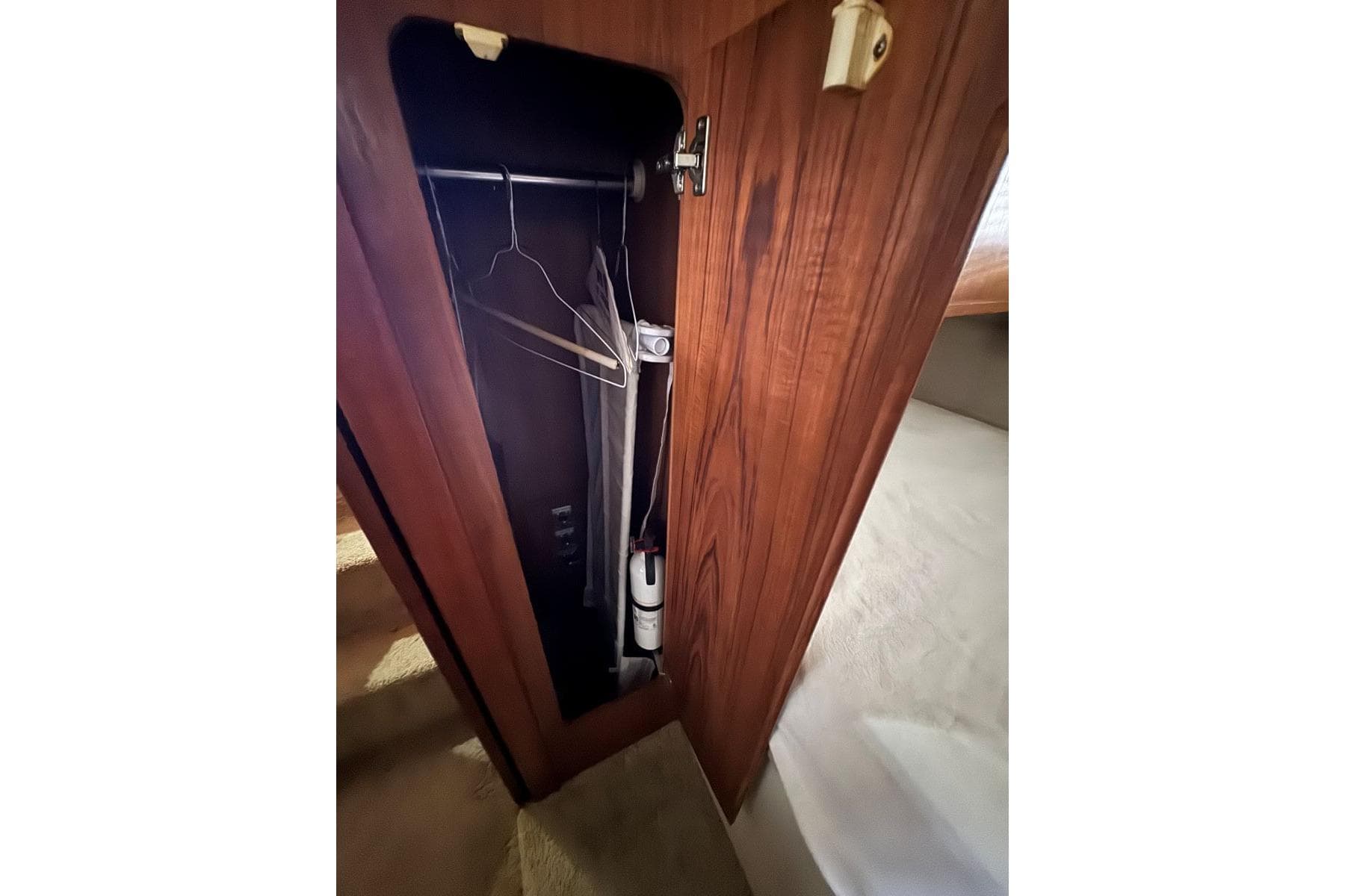 1993 Carver 300 Aft Cabin — Mt Juliet, TN (photo 15)