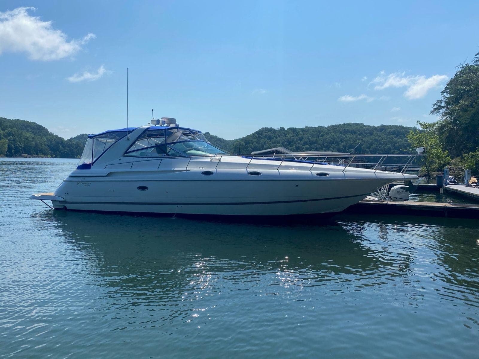 2000 Cruisers Yachts 4270 Express — Nashville, TN (photo 27)