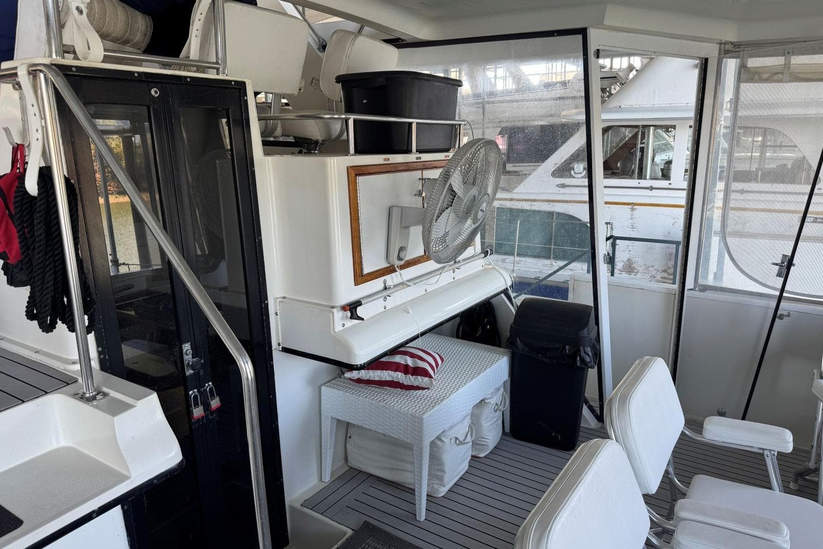 1987 Carver 42 Aft Cabin Motor Yacht — Waverly, TN (photo 39)