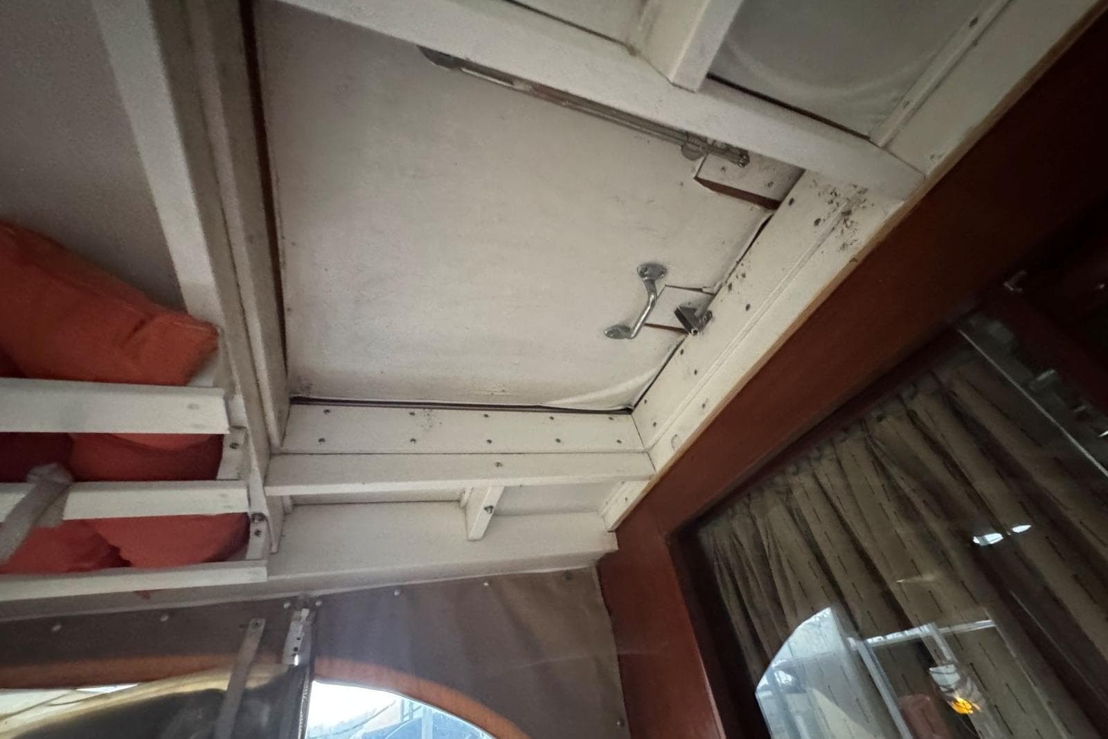 1987 Custom Cedar Craft 35 Wood Trawler — Mt Juliet, TN (photo 33)