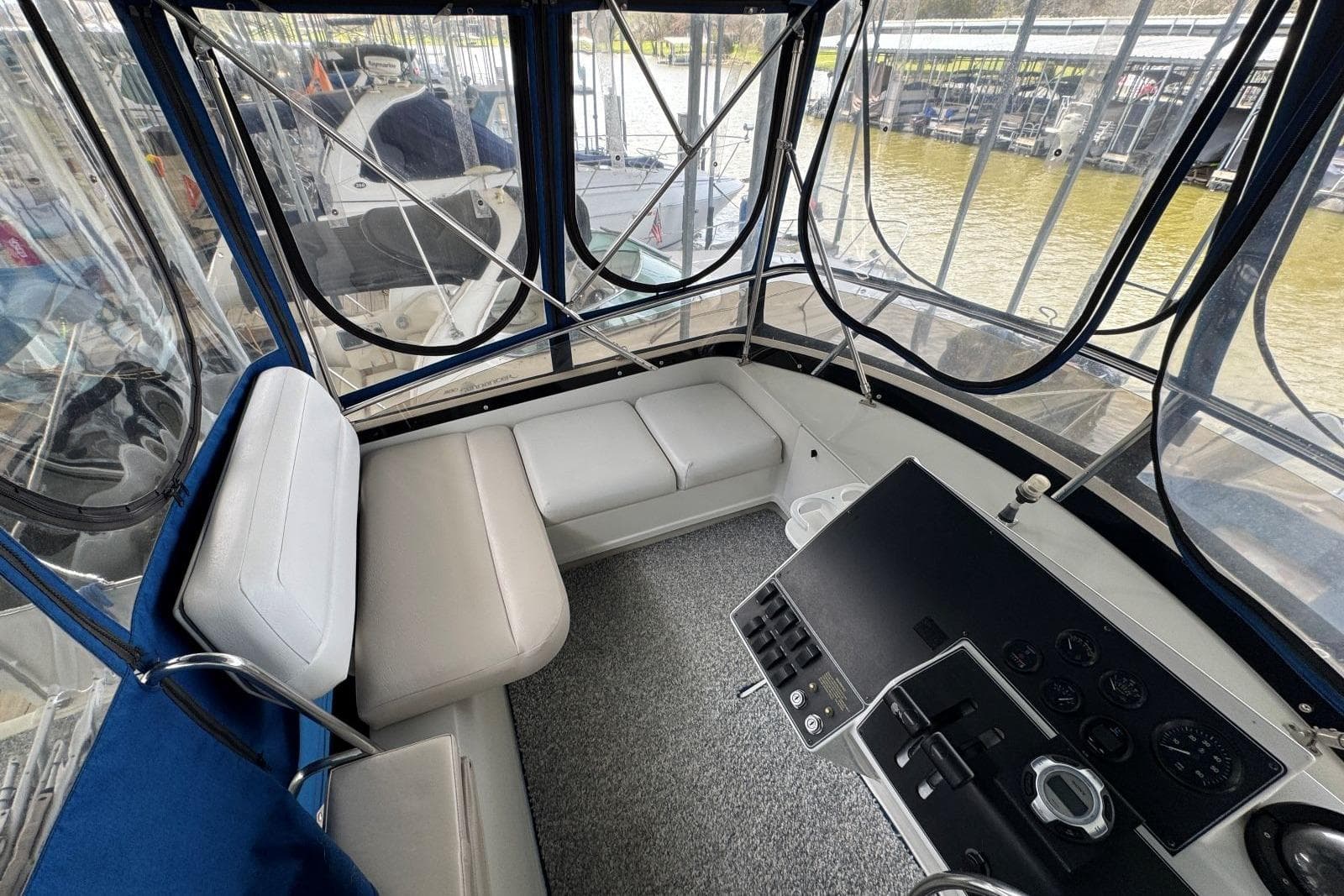 1993 Carver 300 Aft Cabin — Mt Juliet, TN (photo 36)