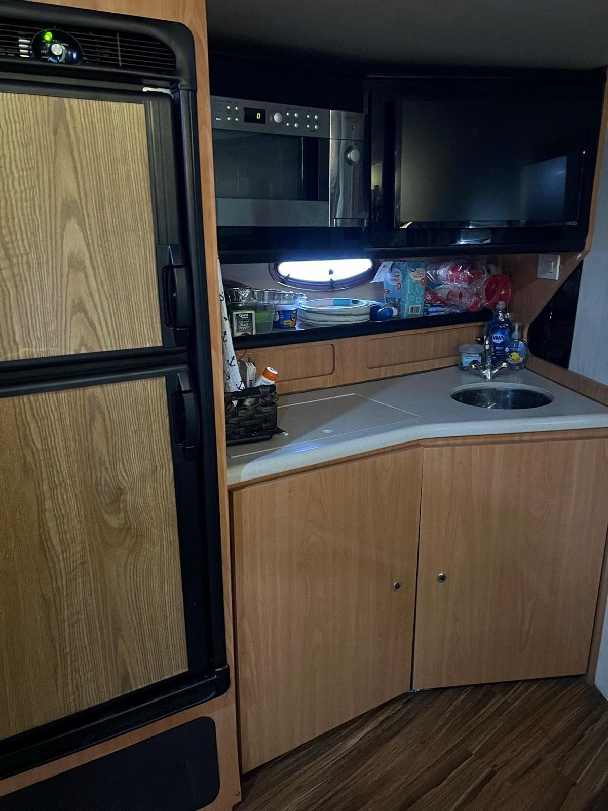 1999 Regal 402 — Hendersonville, TN (photo 9)
