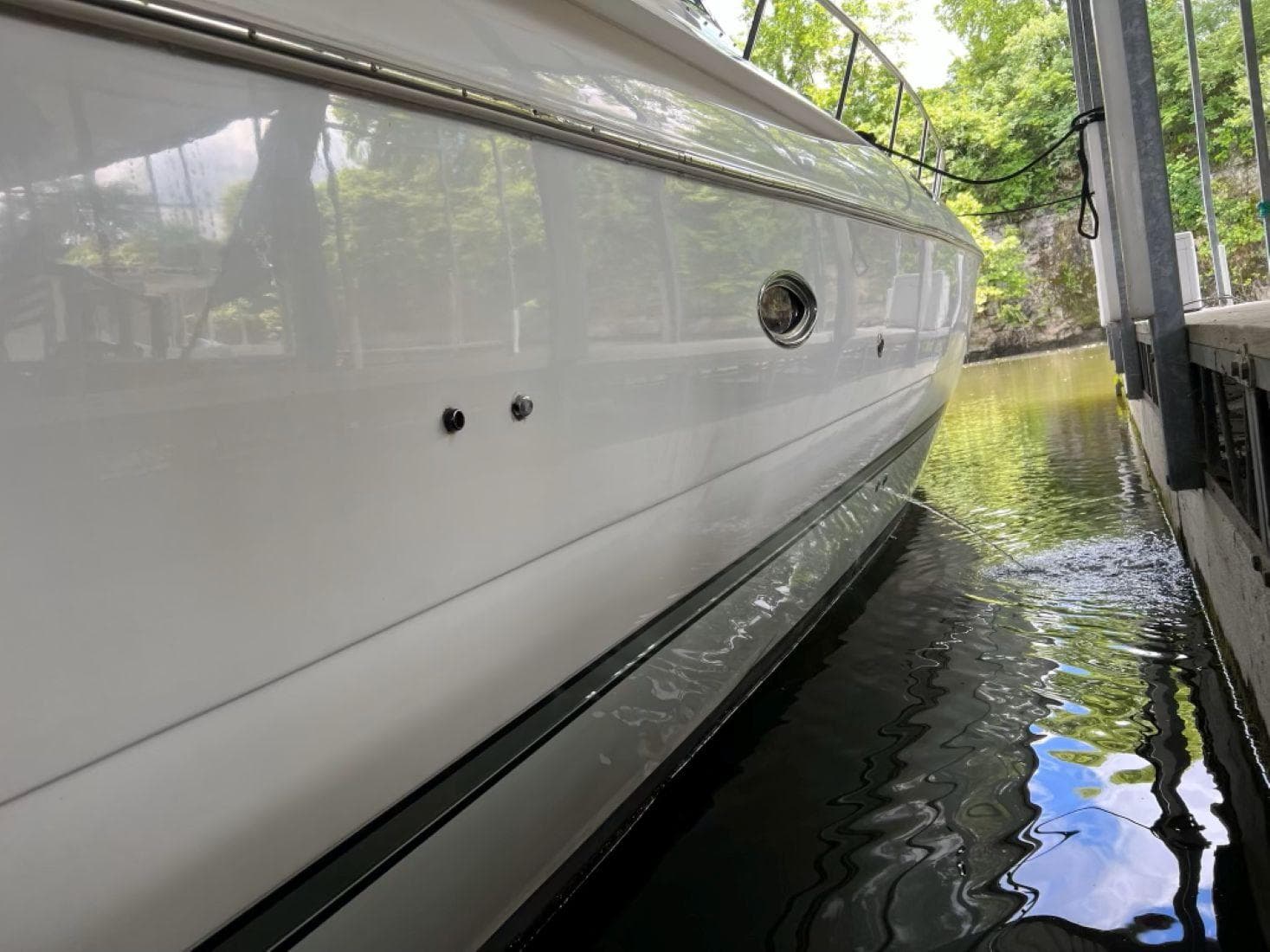 2000 Cruisers Yachts 4270 Express — Nashville, TN (photo 19)