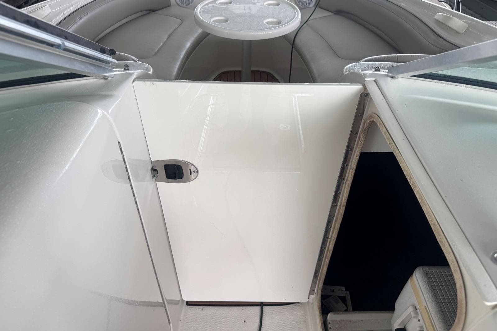 2004 Sea Ray 240 Sundeck — Old Hickory, TN (photo 2)