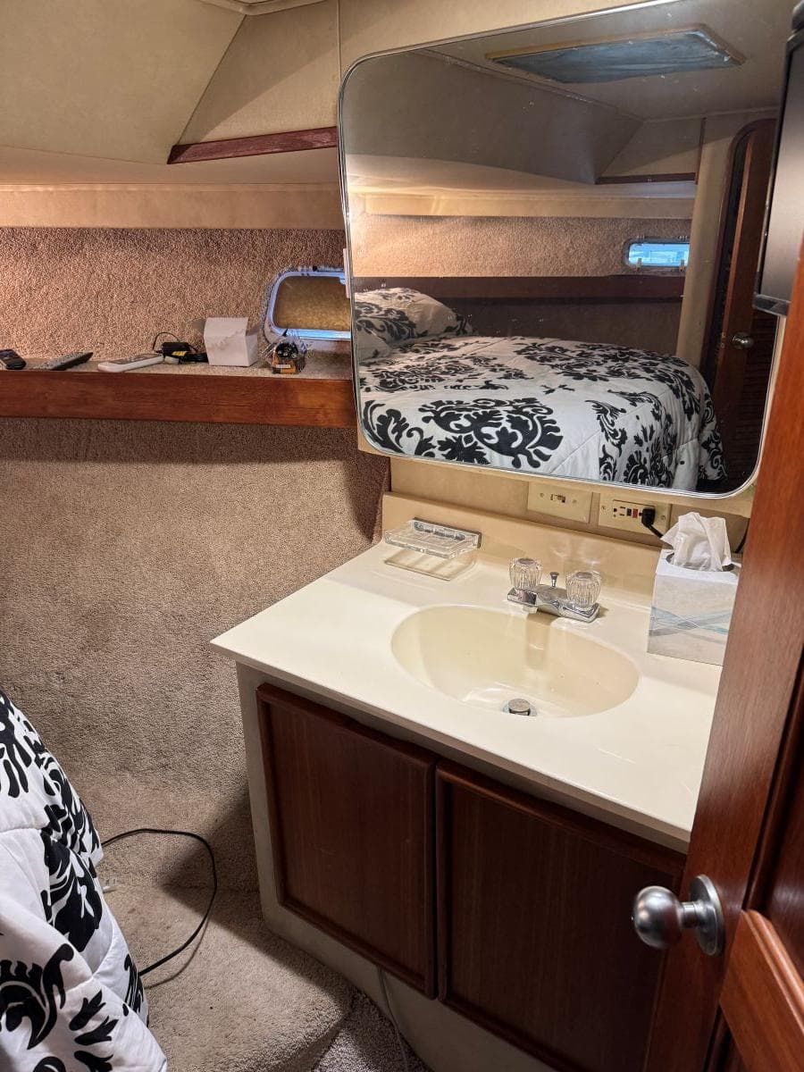 1988 Chris-Craft 426 Catalina — Hendersonville, TN (photo 18)