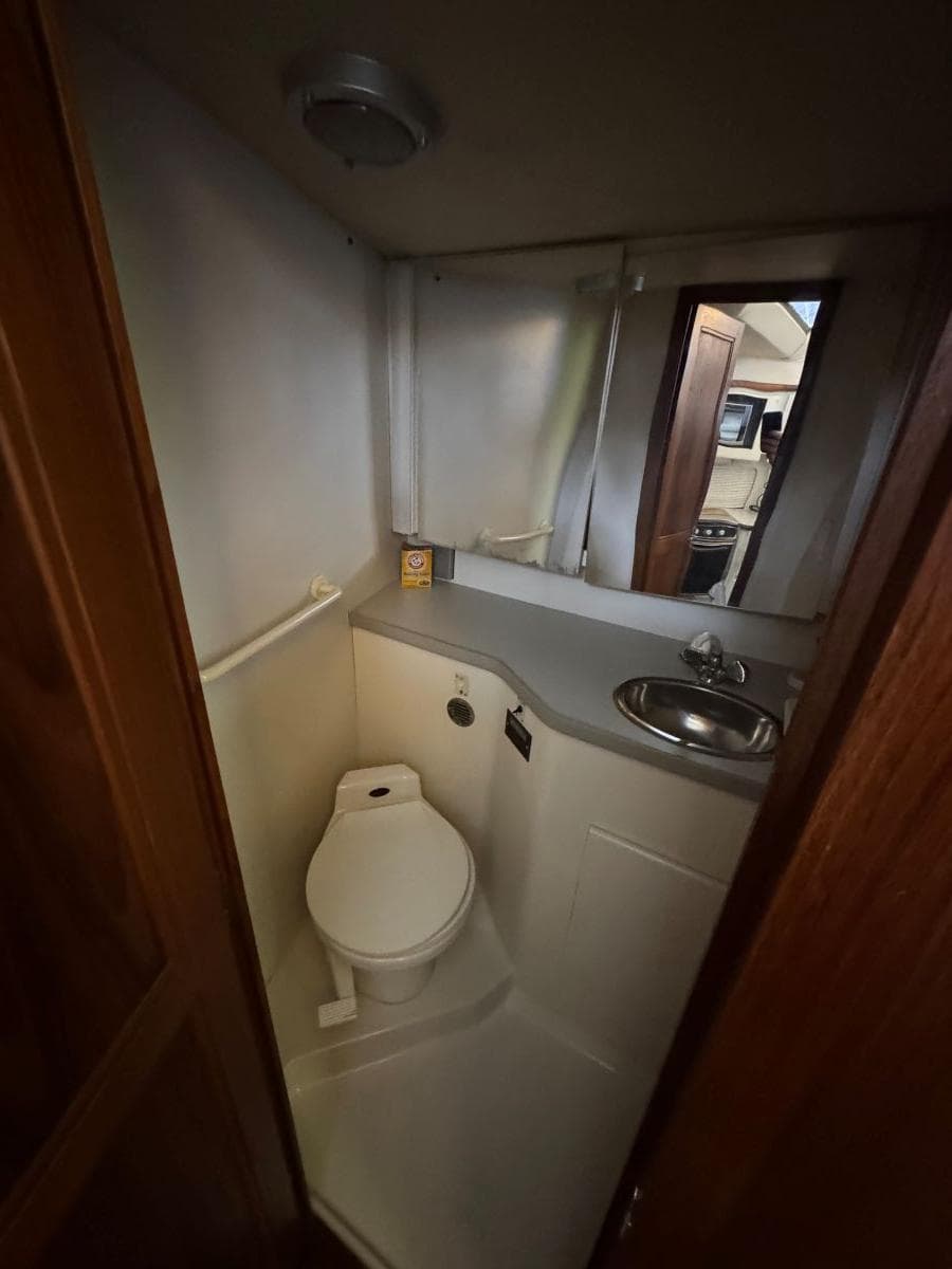 1994 Carver 350 Aft Cabin Motor Yacht — Gallatin, TN (photo 6)