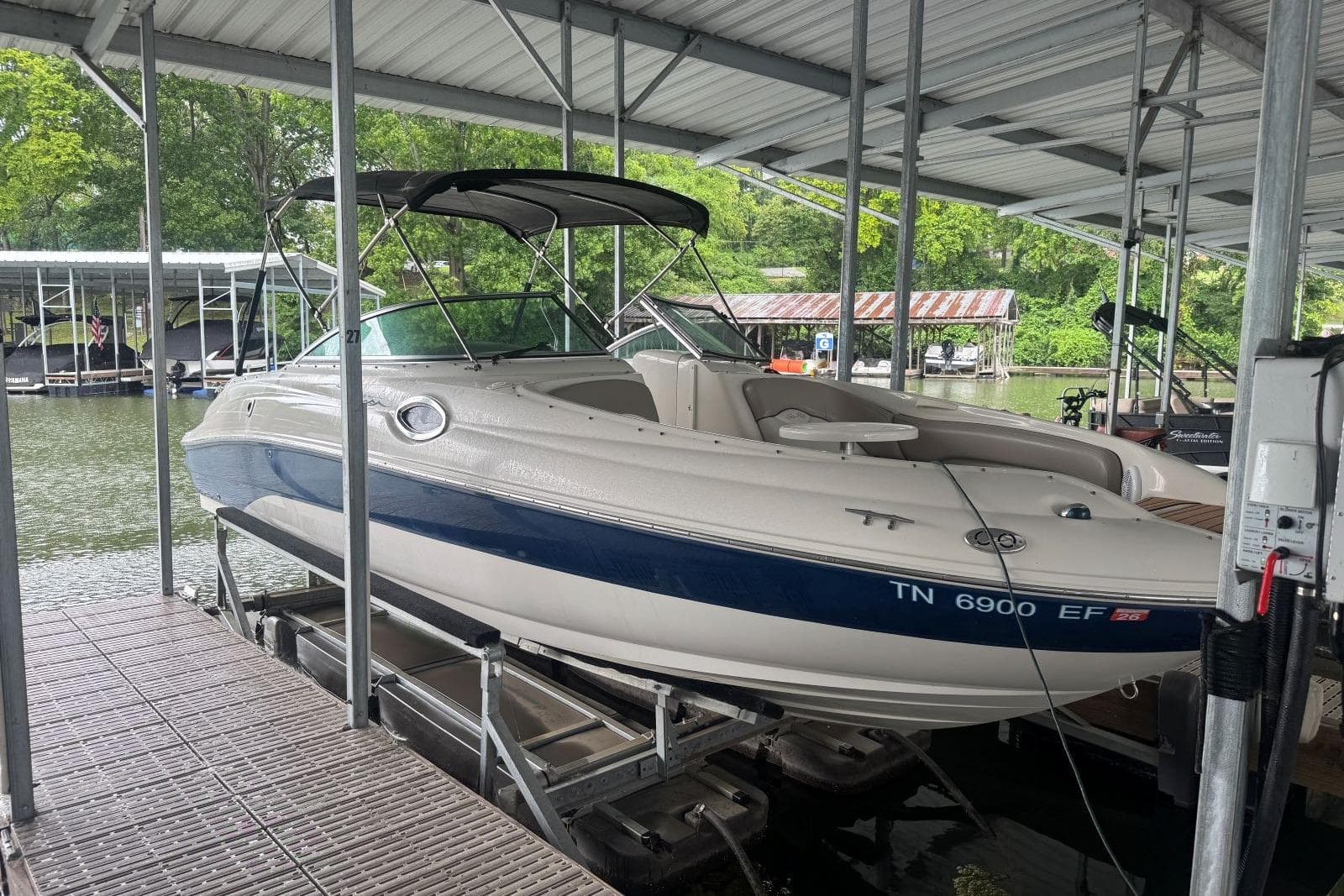 2004 Sea Ray 240 Sundeck — Old Hickory, TN (photo 29)